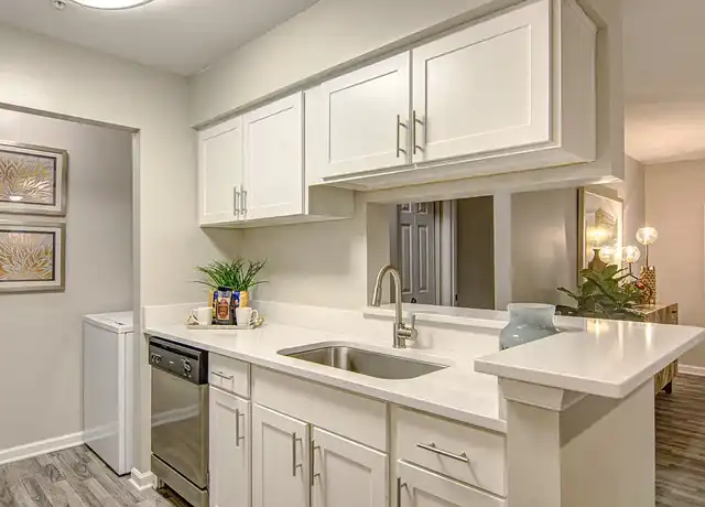 Property at Hunter's Chase Apartments - 5200 Hunt Master Dr, Midlothian, VA, 23112, 1-2 bed, 1-2 bath, [object Object]