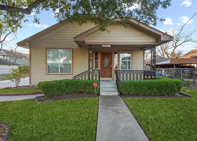 Property at 1615 Airline Dr, Houston, TX, 77009, 2 beds, 1 bath, [object Object]