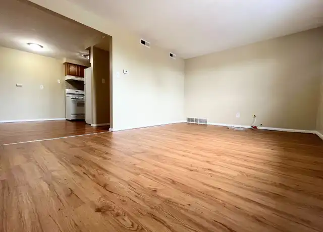 Property at 576 Taunton Pl Unit 3, Buffalo, NY, 14216, 2 beds, 1 bath, [object Object]