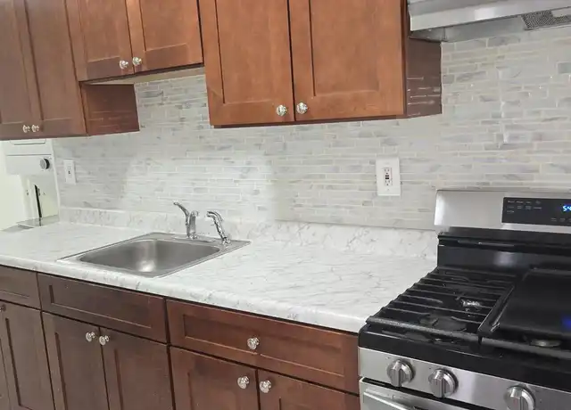 Property at 690 Bristol St Unit 1R, Brooklyn, NY, 11236, 2 beds, 1 bath, [object Object]