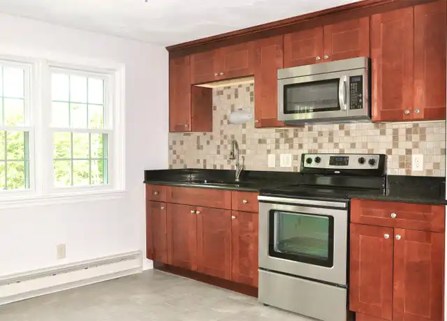 Property at 152 Main St Unit 8, Sturbridge, MA, 01566, 2 beds, 1 bath, [object Object]