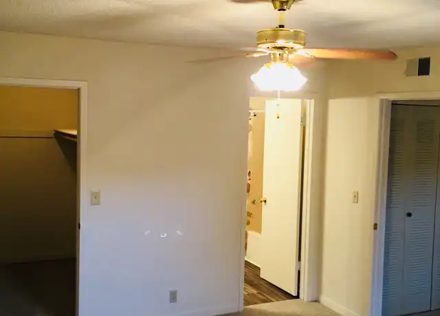 Property at 3004 Shelby St, Bristol, TN, 37620, 2 beds, 2 baths, [object Object]