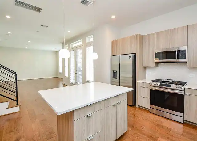 Property at 5903 Val Verde St Unit D, Houston, TX, 77057, 3 beds, 3.5 baths, [object Object]