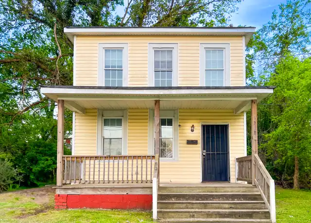Property at 1318 W Washington St, Petersburg, VA, 23803, 3 beds, 1.5 baths, [object Object]