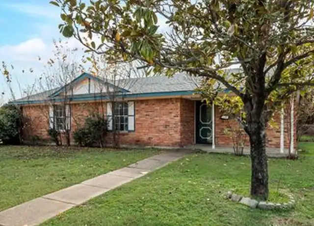 Property at 501 Oak Ridge Pl, Grand Prairie, TX, 75052, 3 beds, 2 baths, [object Object]