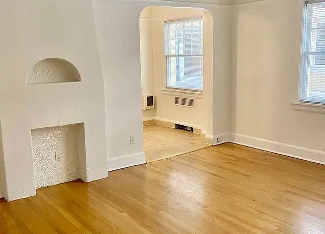 Property at Savoy Apartments - 2307 NW Hoyt St, Portland, OR, 97210, 1 bed, 1 bath, [object Object]