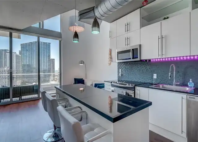Property at 690 SW 1st Ct #2704, Miami, FL, 33130, 1 bed, 1.5 baths, [object Object]