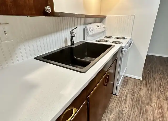 Property at 1220 S Rockford Ave Unit A, Tulsa, OK, 74120, 1 bed, 1 bath, [object Object]