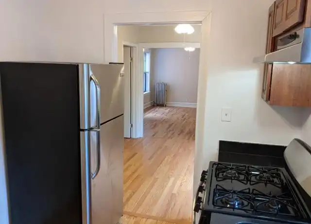 Property at 800 Sherman Ave, Evanston, IL, 60202, 2 beds, 1 bath, [object Object]