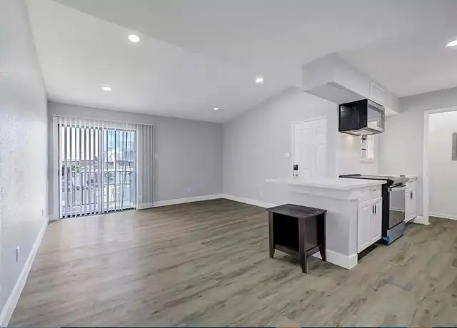 Property at 9550 Deering Dr #210, Houston, TX, 77036, 1 bed, 1 bath, [object Object]