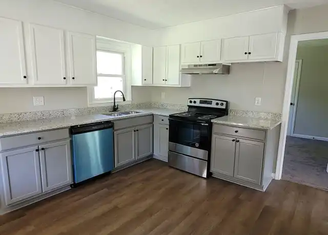 Property at 2820 Coronada Pkwy, Fayetteville, NC, 28306, 3 beds, 1 bath, [object Object]
