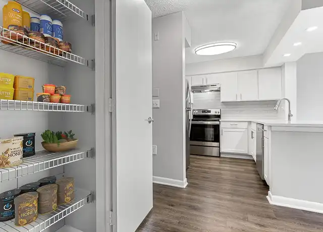 Property at Town Aventura - 17900 NE 31st Ct, Aventura, FL, 33160, 1-2 bed, 1-2 bath, [object Object]