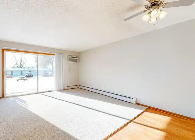 Property at Edgerton Highlands Apartments - 479 Skillman Ave E, Maplewood, MN, 55117, 2 beds, 1 bath, [object Object]