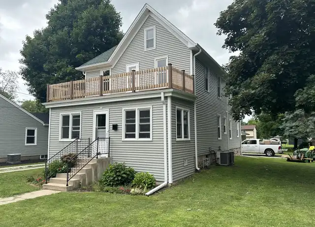 Property at 848 S Silver Lake St, Oconomowoc, WI, 53066, 2 beds, 1 bath, [object Object]