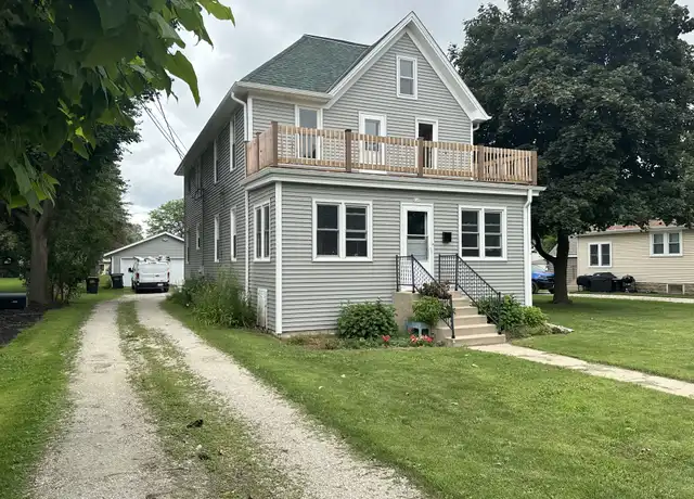 Property at 848 S Silver Lake St, Oconomowoc, WI, 53066, 2 beds, 1 bath, [object Object]