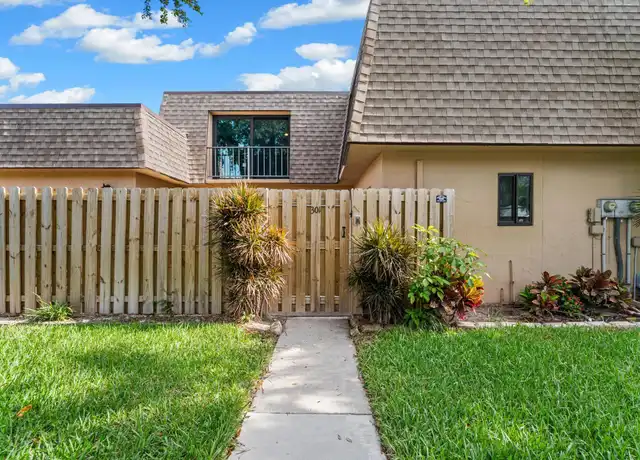 Property at 301 Waterview Dr, Lake Worth, FL, 33461, 3 beds, 2.5 baths, [object Object]