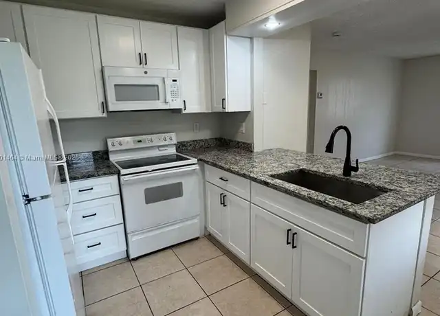 Property at 182 W 28th St Unit D, West Palm Beach, FL, 33404, 2 beds, 1 bath, [object Object]