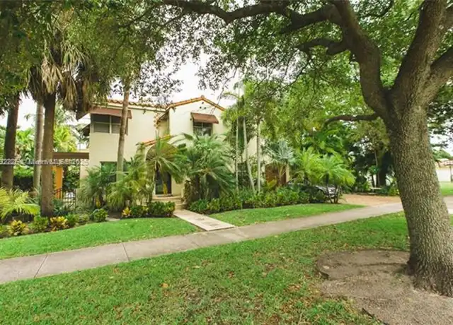 Property at 211 Deer Run Unit 211, Miami Springs, FL, 33166, 3 beds, 3 baths, [object Object]