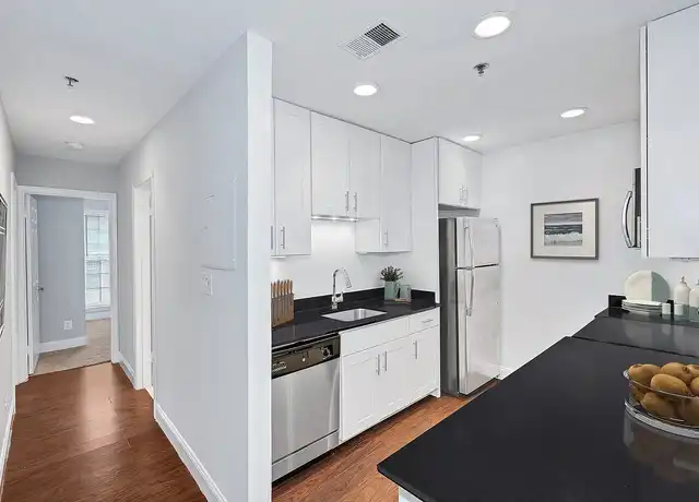 Property at Rosslyn Heights - 1800 N Quinn St, Arlington, VA, 22209, 1 bed, 1 bath, [object Object]