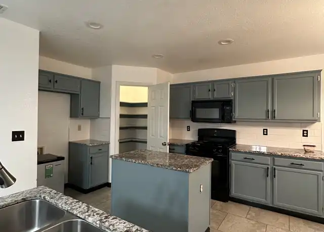 Property at 2404 S Fresno Ave, Stockton, CA, 95206, 4 beds, 2.5 baths, [object Object]