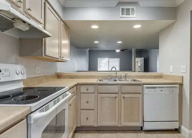 Property at Wedgewood Village - 4101 Northwest Expy, Oklahoma City, OK, 73116, 3 beds, 2-2.5 baths, [object Object]