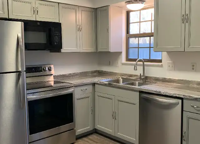 Property at 720 Ohio Pike, Cincinnati, OH, 45245, 2 beds, 1.5 baths, [object Object]