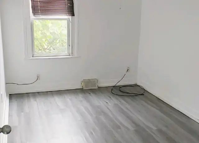 Property at 118 Babcock St, Hartford, CT, 06106, 2 beds, 1 bath, [object Object]