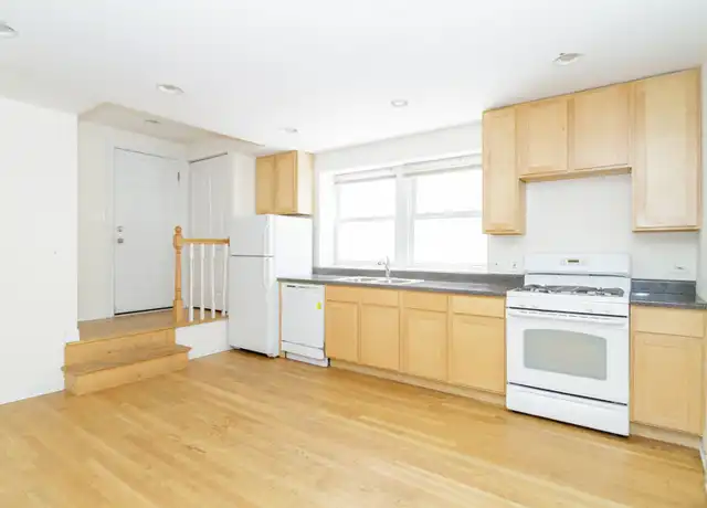 Property at 3912 N Pine Grove Ave Unit 3920-G, Chicago, IL, 60613, 2 beds, 1 bath, [object Object]