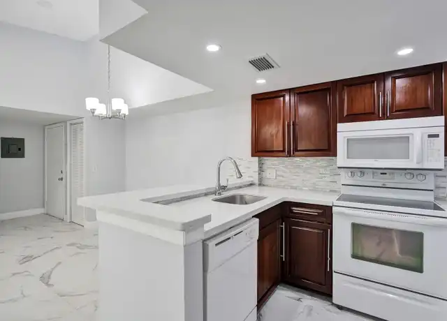 Property at 10709 Cleary Blvd #305, Plantation, FL, 33324, 2 beds, 2 baths, [object Object]
