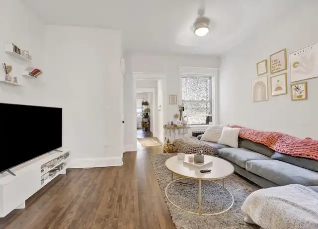 Property at 1006 W Dakin St, Chicago, IL, 60613, 2 beds, 1 bath, [object Object]
