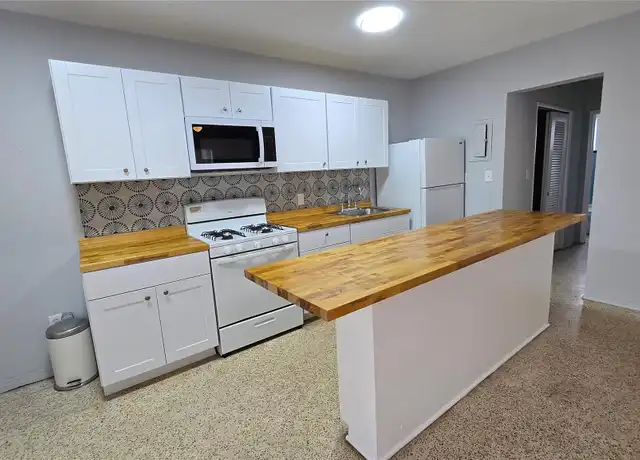 Property at 7725 Harding Ave Unit 3, Miami Beach, FL, 33141, 1 bed, 1 bath, [object Object]