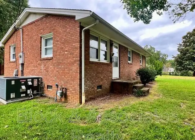 Property at 616 Fairview St, Kernersville, NC, 27284, 3 beds, 1 bath, [object Object]