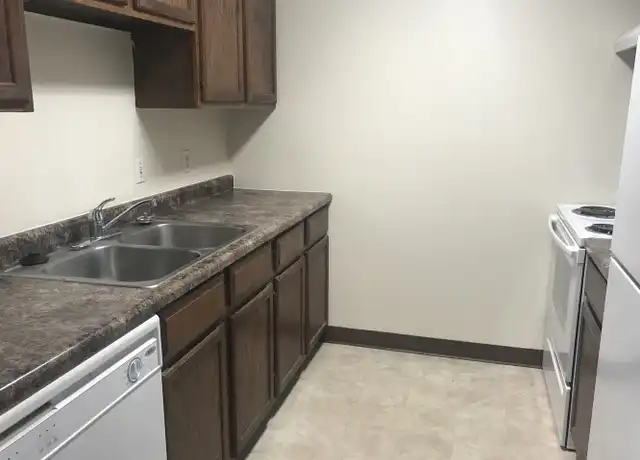 Property at 1502 E Gateway Cir S Unit 106, Fargo, ND, 58103, 2 beds, 1 bath, [object Object]