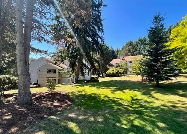 Photo of 9823 NE 130th Pl, Kirkland, WA 98034