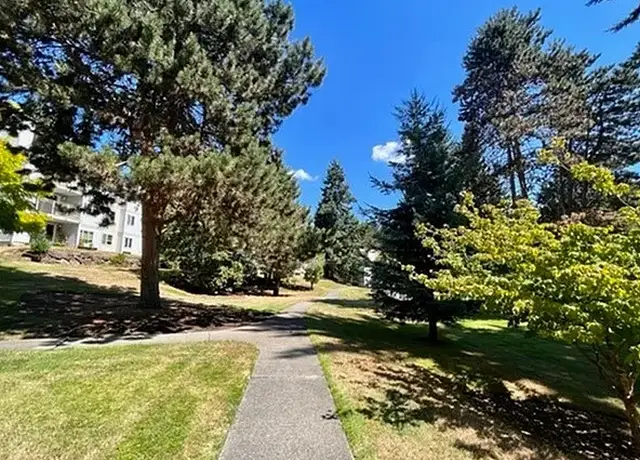 Photo of 9823 NE 130th Pl, Kirkland, WA 98034