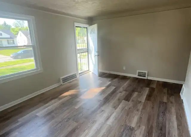 Property at 5574 Waterbury Ave, Maple Heights, OH, 44137, 3 beds, 1 bath, [object Object]