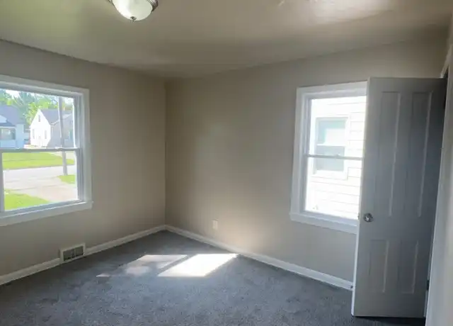 Property at 5574 Waterbury Ave, Maple Heights, OH, 44137, 3 beds, 1 bath, [object Object]