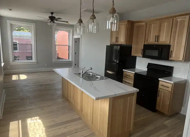 Property at 1706 Central Ave Unit 17TH 203, Dubuque, IA, 52001, 1 bed, 1 bath, [object Object]