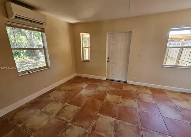Property at 118 NW 8th Ave, Dania Beach, FL, 33004, 1 bed, 1 bath, [object Object]