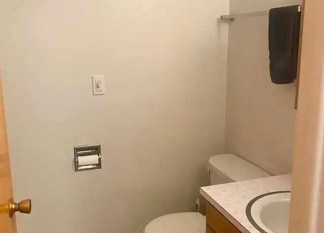 Property at 165 SW Spruce St Unit 4, Pullman, WA, 99163, 2 beds, 1 bath, [object Object]