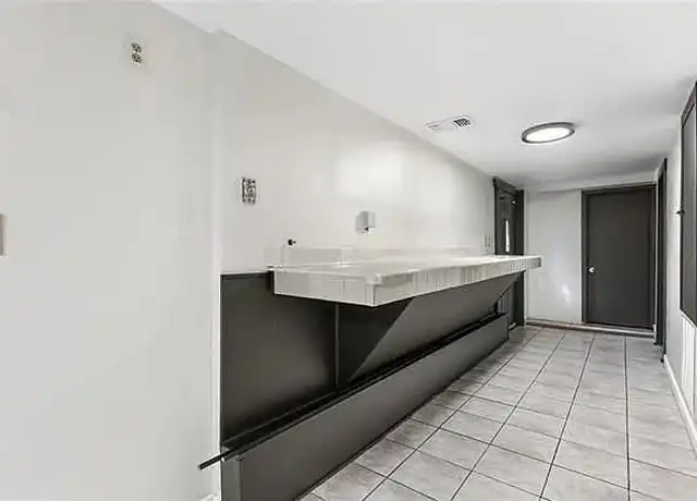 Property at 3914 Camp St Unit B, New Orleans, LA, 70115, 2 beds, 1 bath, [object Object]