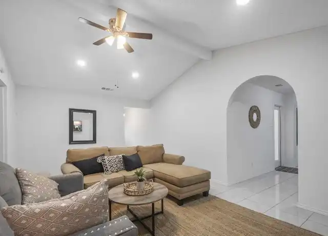 Property at 1007 Westminster Ct Unit 1E, Arlington, TX, 76015, 6 beds, 2 baths, [object Object]
