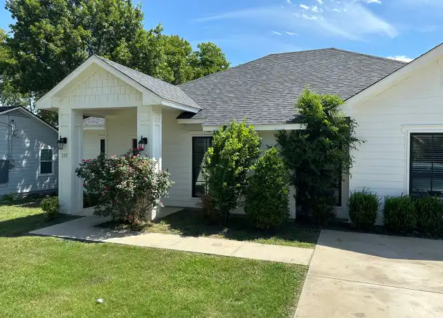 Property at 111 Elder St, Waxahachie, TX, 75165, 4 beds, 2 baths, [object Object]