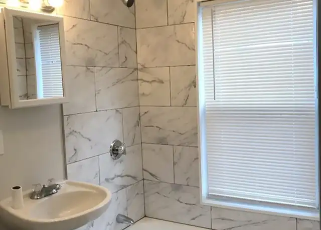 Property at 16 Pinkham Pl Unit 2, Lynn, MA, 01902, 3 beds, 1 bath, [object Object]