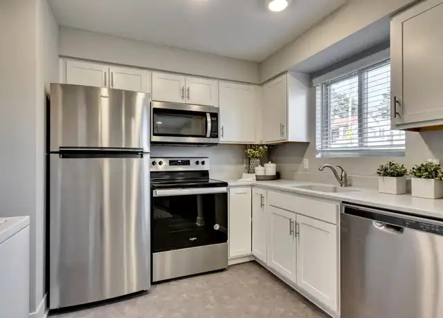 Property at 4702 Wakeley St Unit 2, Omaha, NE, 68132, 1 bed, 1 bath, [object Object]