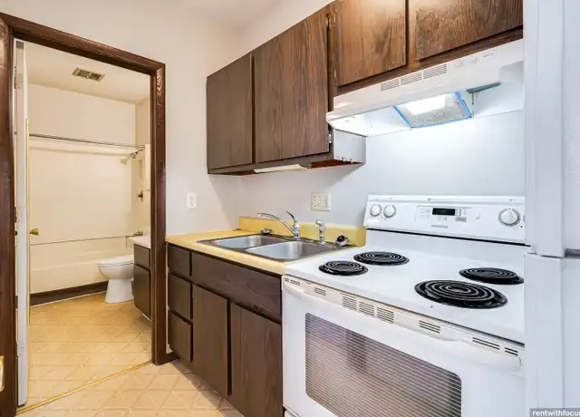 Property at 518 Isabella St Unit G, Neenah, WI, 54956, 1 bed, 1 bath, [object Object]