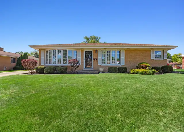 Property at 1721 W Kim Ave, Mount Prospect, IL, 60056, 2 beds, 2.5 baths, [object Object]