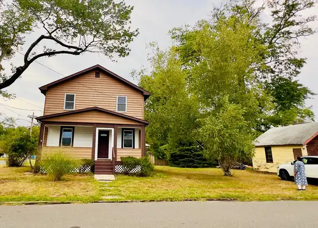 Property at 400 Main St, Middlesex, NJ, 08846, 4 beds, 2 baths, [object Object]