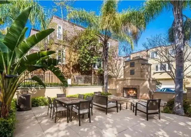 Property at 5 Bluefin Ct, Newport Beach, CA, 92663, 4 beds, 2.5 baths, [object Object]
