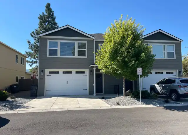 Property at 1691 S Columbus Ave, Medford, OR, 97501, 4 beds, 2.5 baths, [object Object]